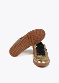 deportiva-metalizada-y-detalles-en-efecto-purpurina-4