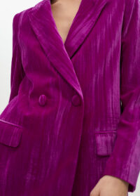 americana-velvet-con-flor-en-solapa-4