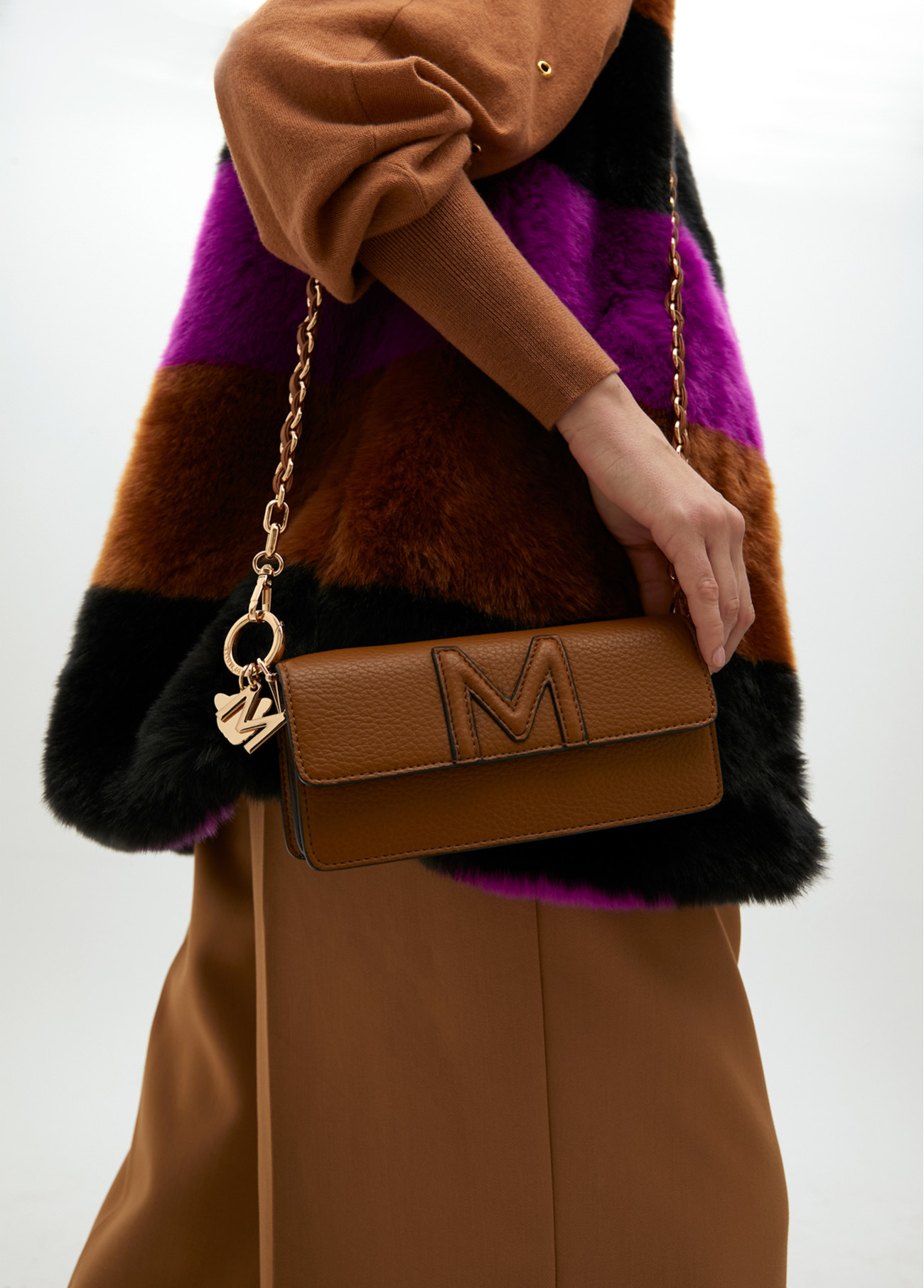 bandolera-baguete-efecto-piel-con-m-relieve-6