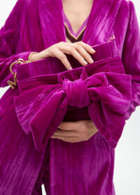 cartera-de-mano-con-lazada-frontal-2