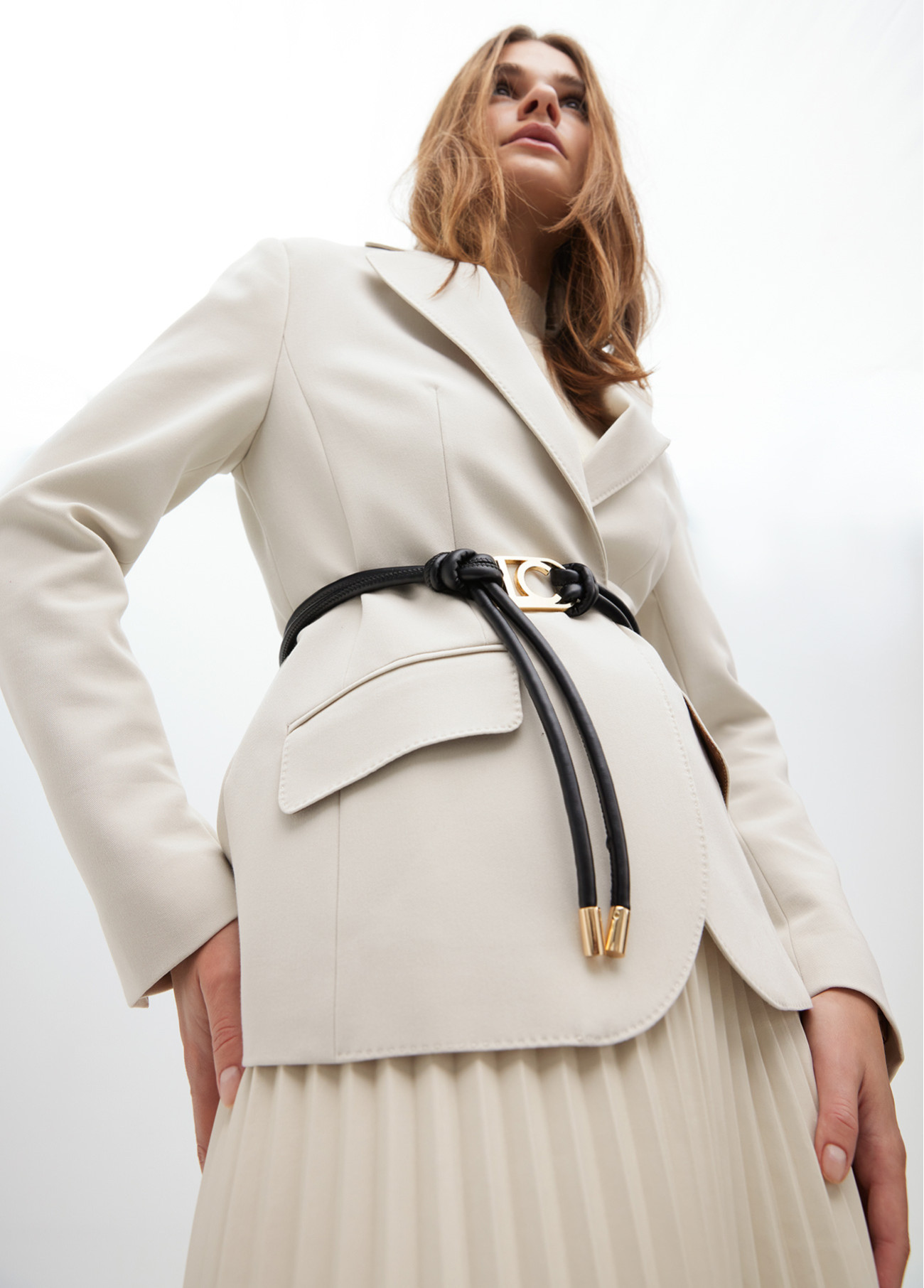 cinturon-tiras-efecto-piel-logo-ovalado-6