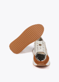 deportiva-con-suela-de-diferentes-texturas-y-detalles-en-piel-6