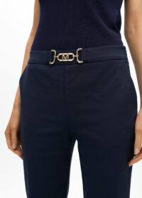 pantalon-campanita-cropped-con-detalle-joya-en-cintura-2