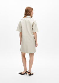 robe-courte-droite-effet-cuir-4