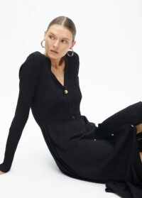 robe-en-maille-avec-boutons-et-jupe-evasee-2