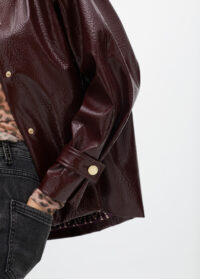 veste-droite-effet-laque-6