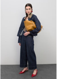 jaqueta-curta-de-denim-com-detalhes-em-colarinho-e-aba-de-leopardo (3)