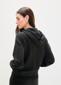 sudadera-scuba-con-strass-delantero (2)