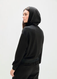 sudadera-scuba-con-strass-delantero (3)