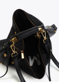 bolsa-hobo-com-tachas-e-textura (3)