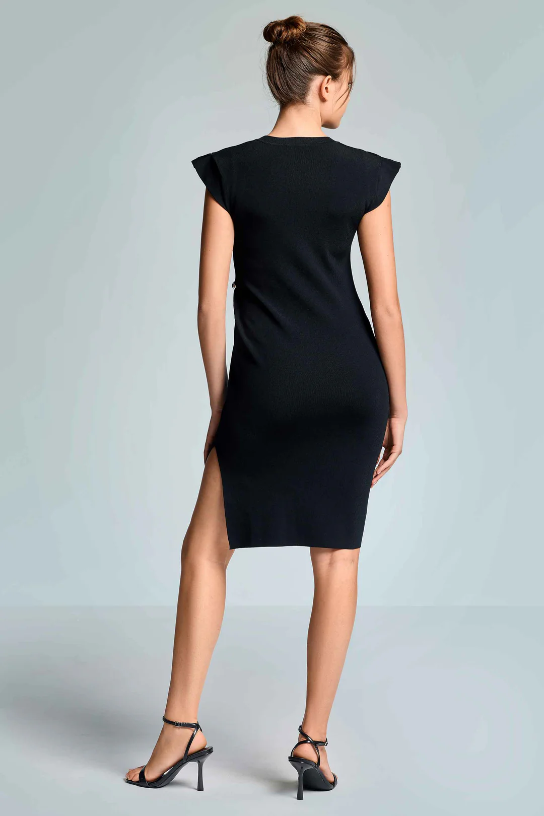 IC26-106_BLA_02_1080x