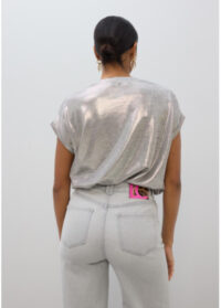 camiseta-cuello-pico-laminado (4)