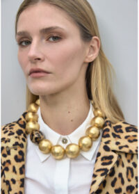 colar-maxi-de-contas-com-detalhe-animal-print (1)