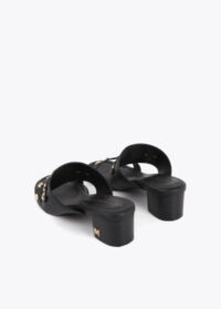 sandalia-de-salto-com-cabeca-de-leopardo-e-tachas (3)