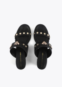 sandalia-de-salto-com-cabeca-de-leopardo-e-tachas (4)