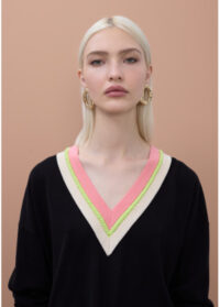 sueter-gola-v-com-detalhe-tranca-e-contraste (1)