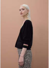 sueter-gola-v-com-detalhe-tranca-e-contraste (2)