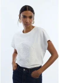 camiseta-logo-embossing