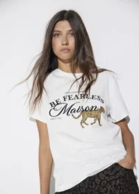 camiseta-basica-gola-redonda-com-grafico-frontal-maison-