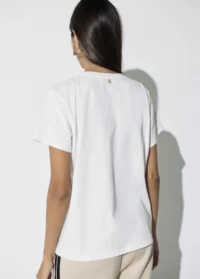 camiseta-branca-com-strass-e-tachas (1)