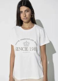camiseta-branca-com-strass-e-tachas (2)