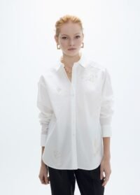 camisa-oversized-com-tachas-douradas-e-desenhos-posicionados (3)
