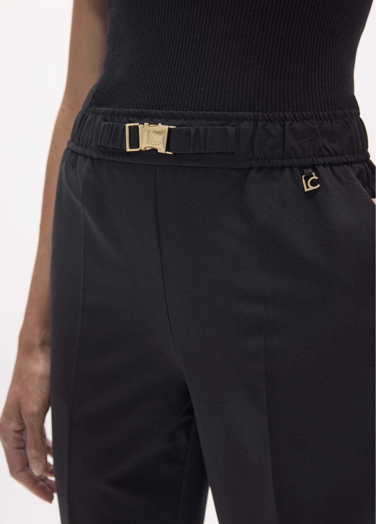 jogger-basico-com-fivela-personalizada-na-cintura (3)