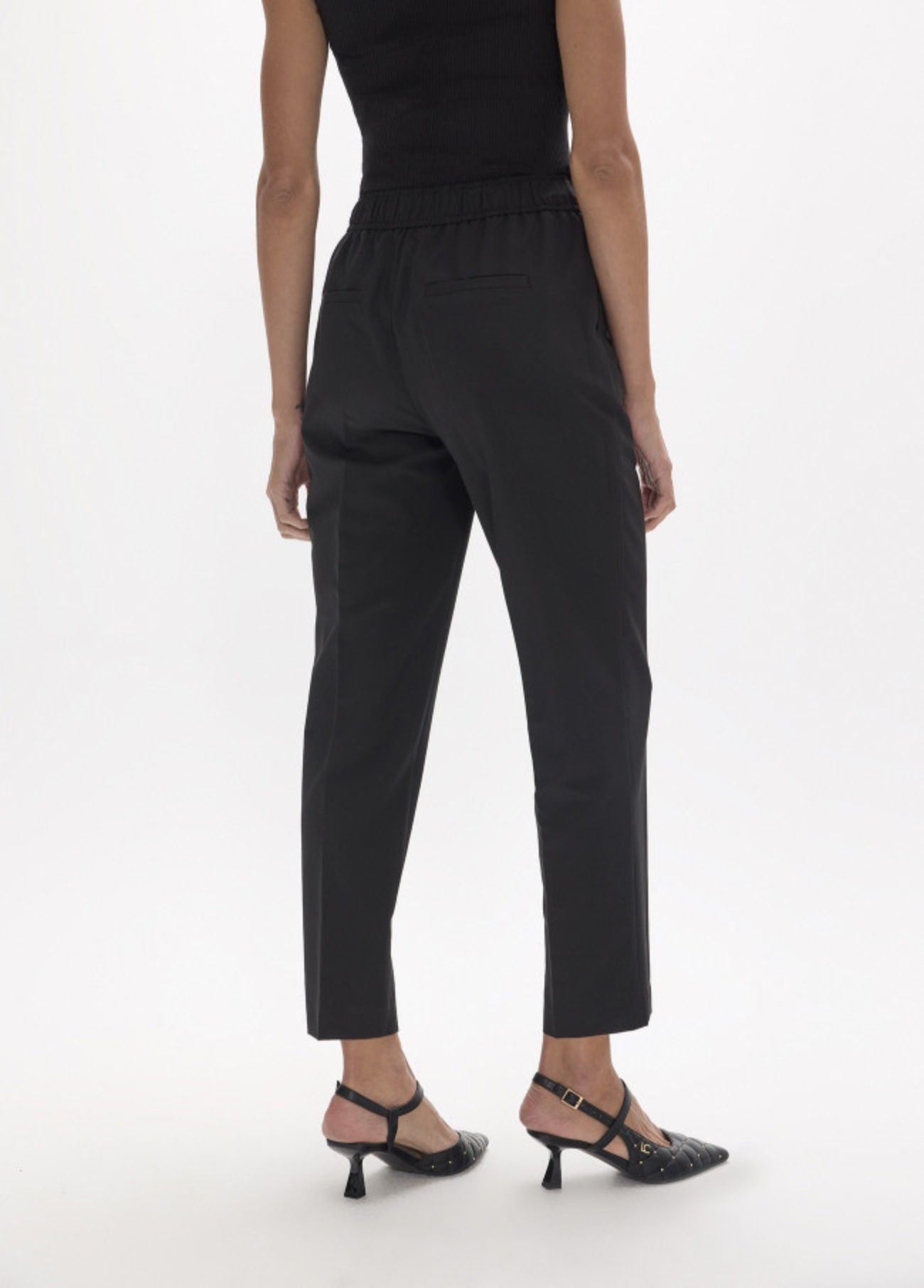jogger-basico-com-fivela-personalizada-na-cintura (5)